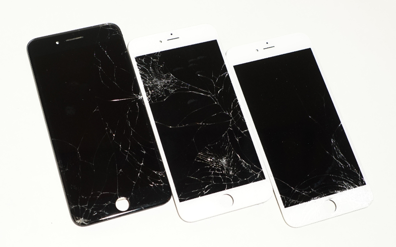 螢幕玻璃破損是最常見的手機螢幕壞掉症狀之一。